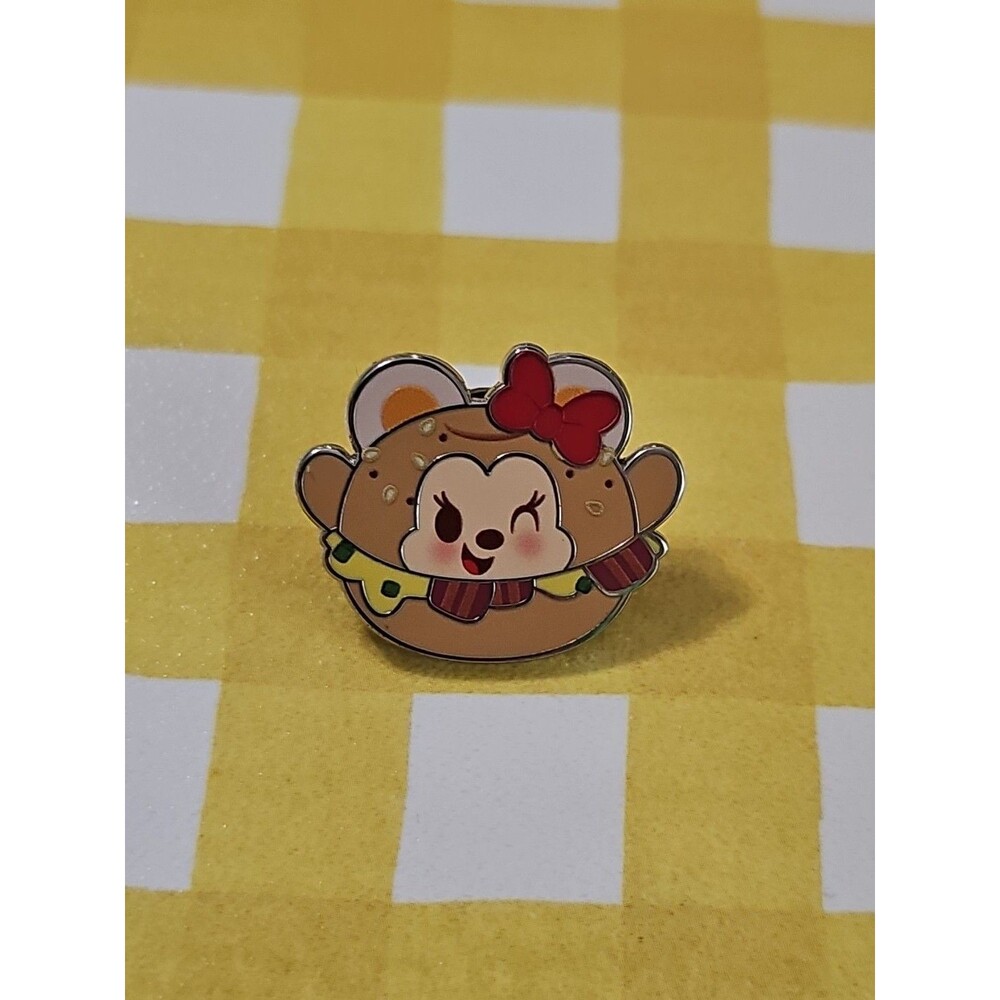 Minnie Everything Bagel Breakfast Sandwich Munchling Pin Series 3